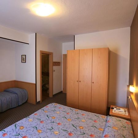 Hotel Miramonti ヴィーゴ・ディ・ファッサ エクステリア 写真