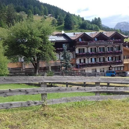 Hotel Miramonti ヴィーゴ・ディ・ファッサ エクステリア 写真