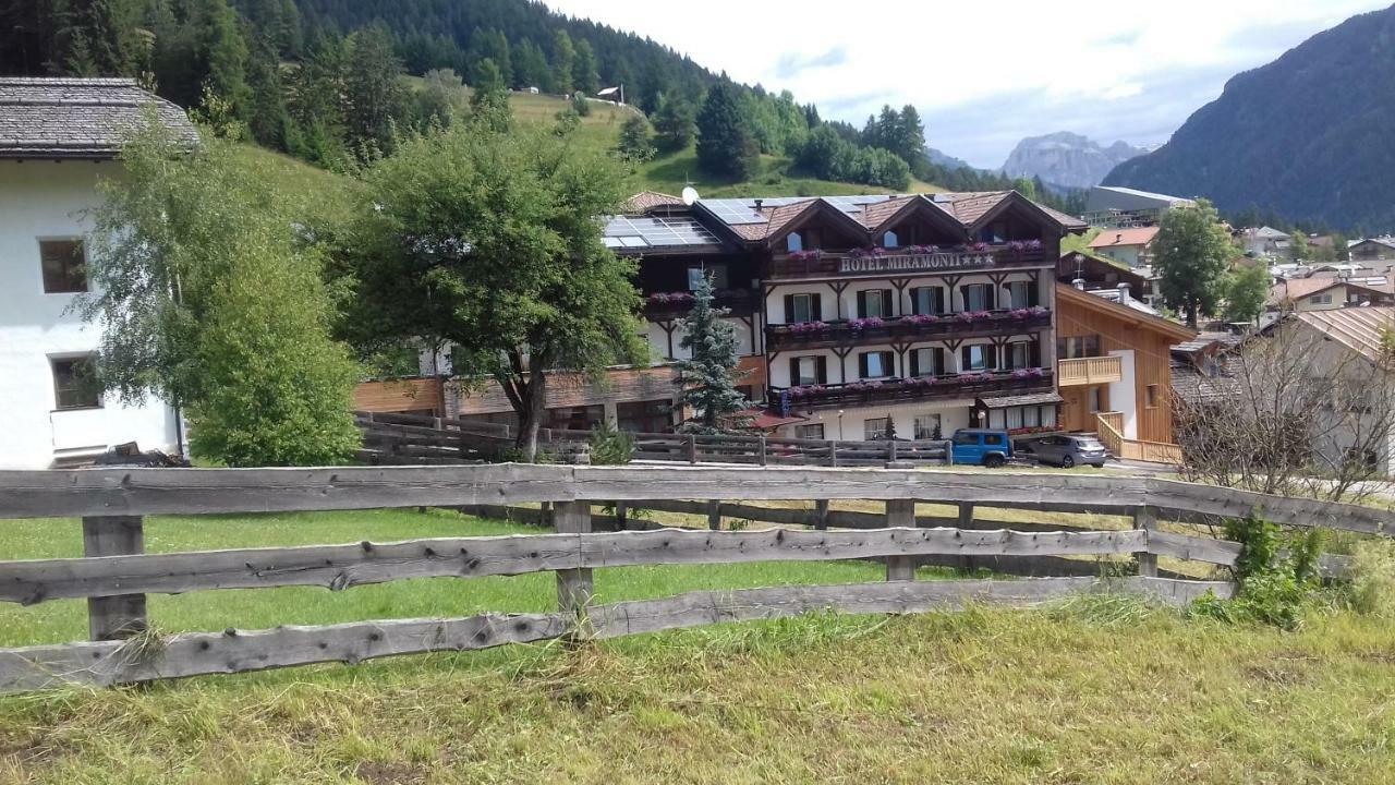 Hotel Miramonti ヴィーゴ・ディ・ファッサ エクステリア 写真